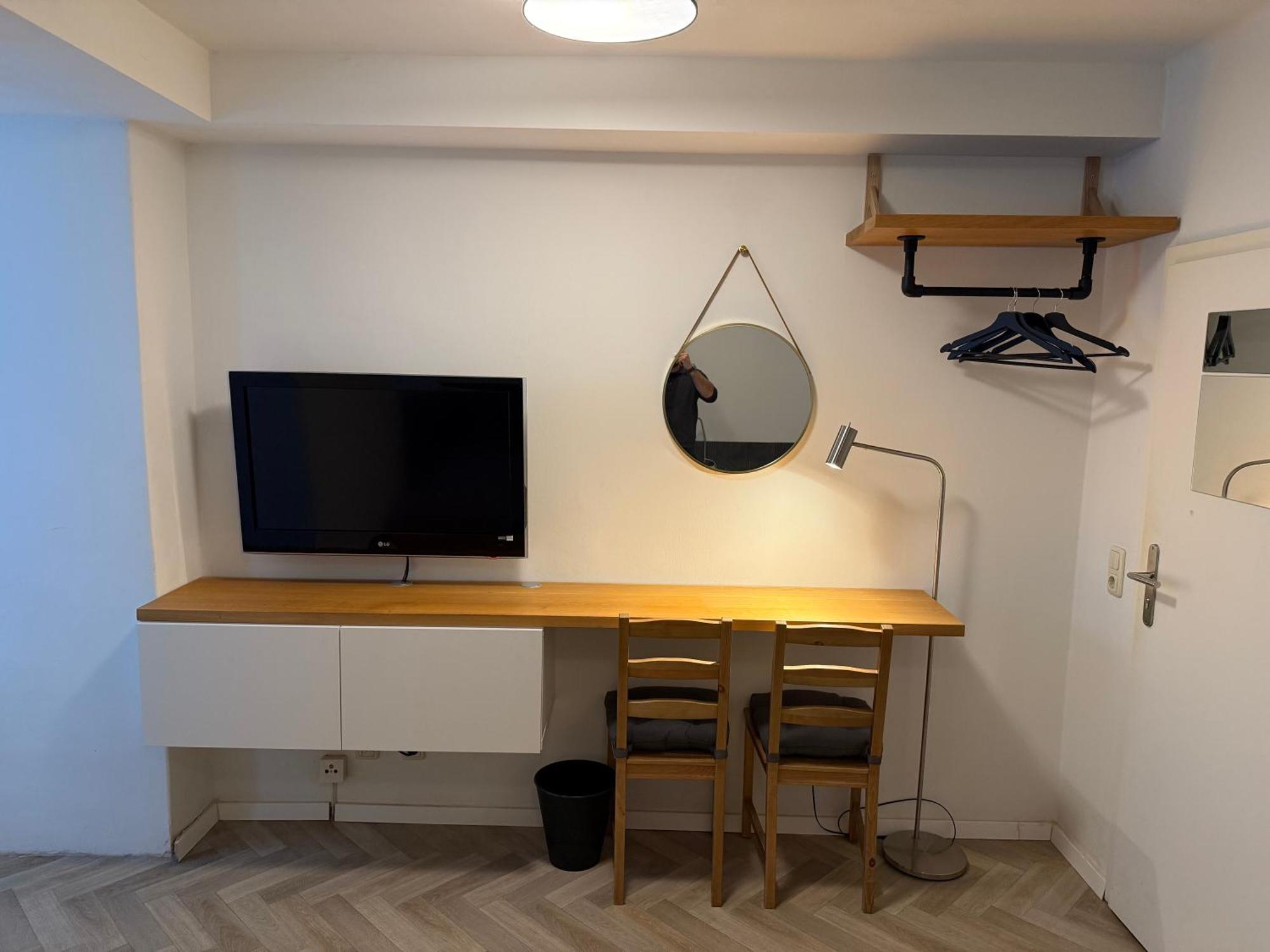 Zentrumsnahes Monteurszimmer แอร์ฟวร์ท ภายนอก รูปภาพ