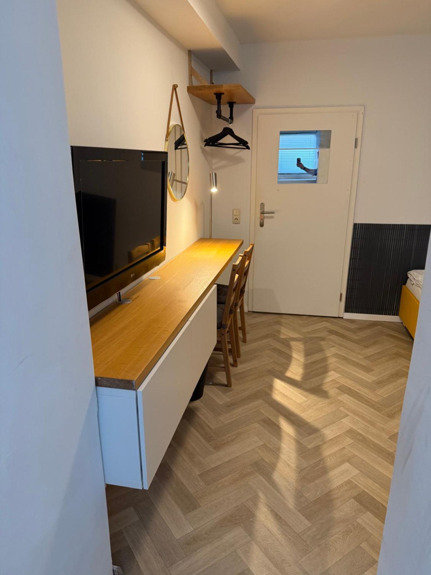 Zentrumsnahes Monteurszimmer แอร์ฟวร์ท ภายนอก รูปภาพ